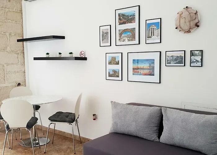 Apartman Kyra *